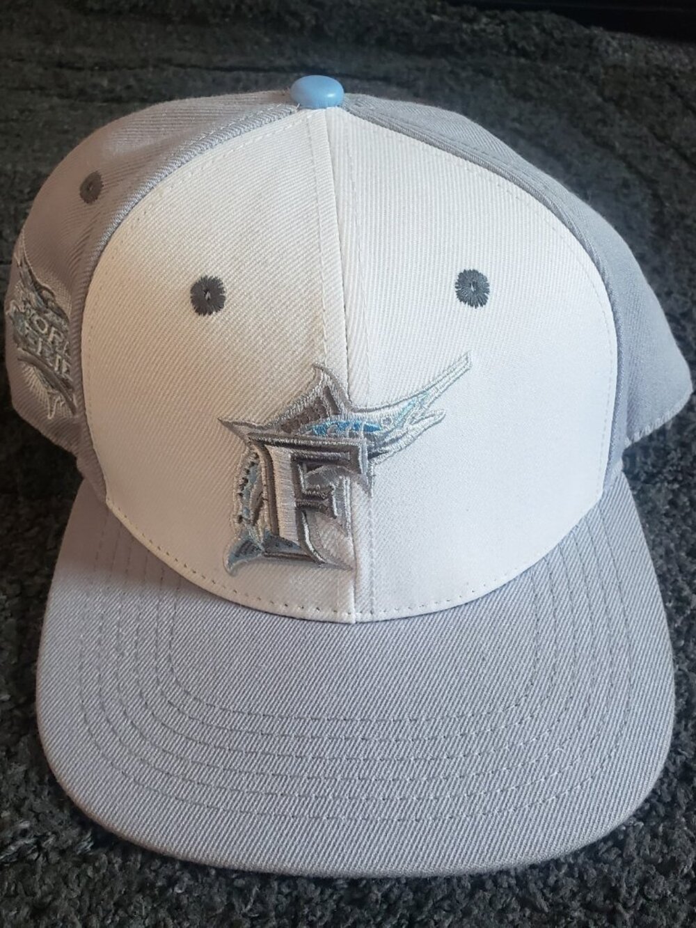 PRO Standard Marlins MLB World Series 2003 Cooperstown White Gray Snapback Hat